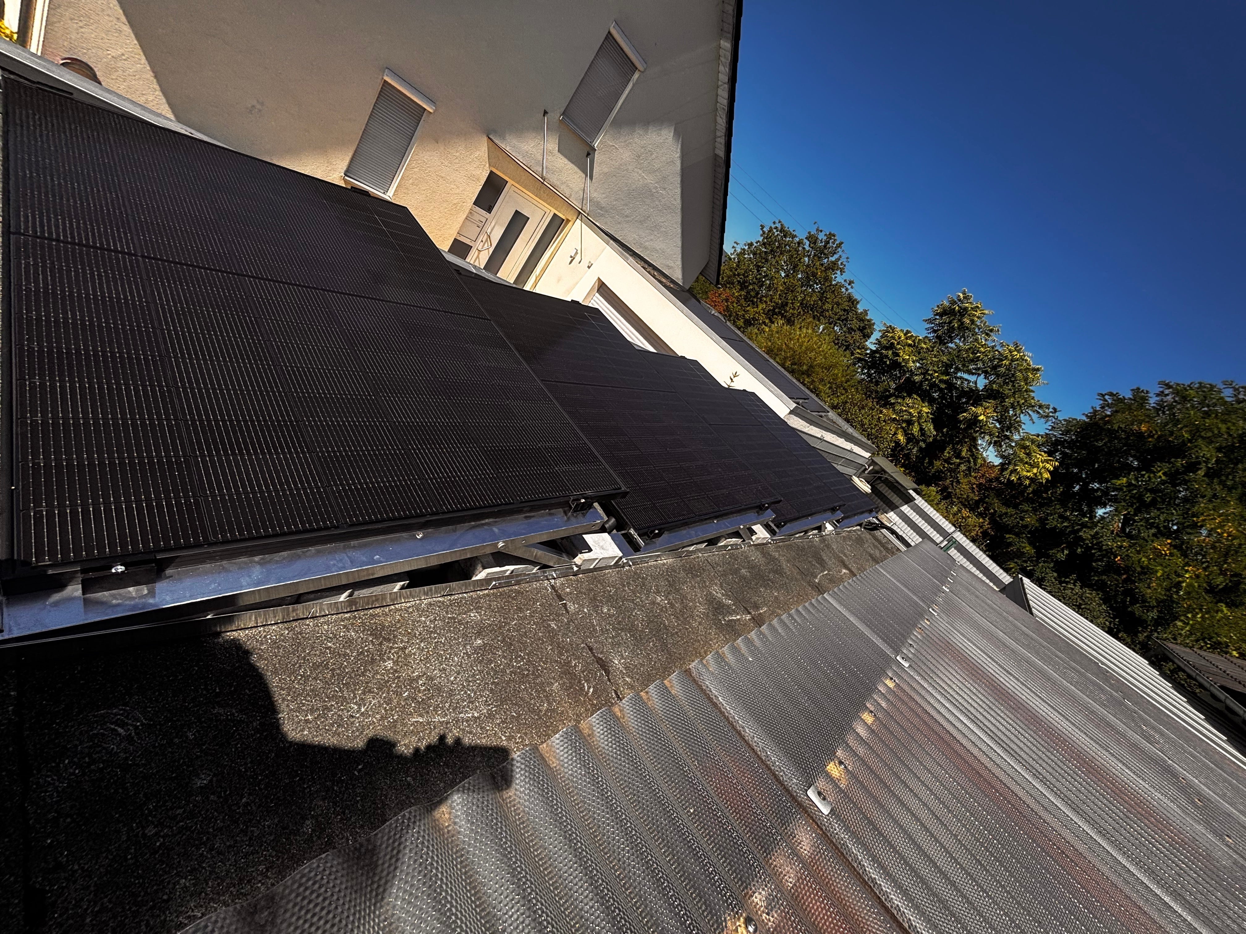 Balkonkraftwerk mit mehr als zwei Modulen – sinnvoll oder nicht?